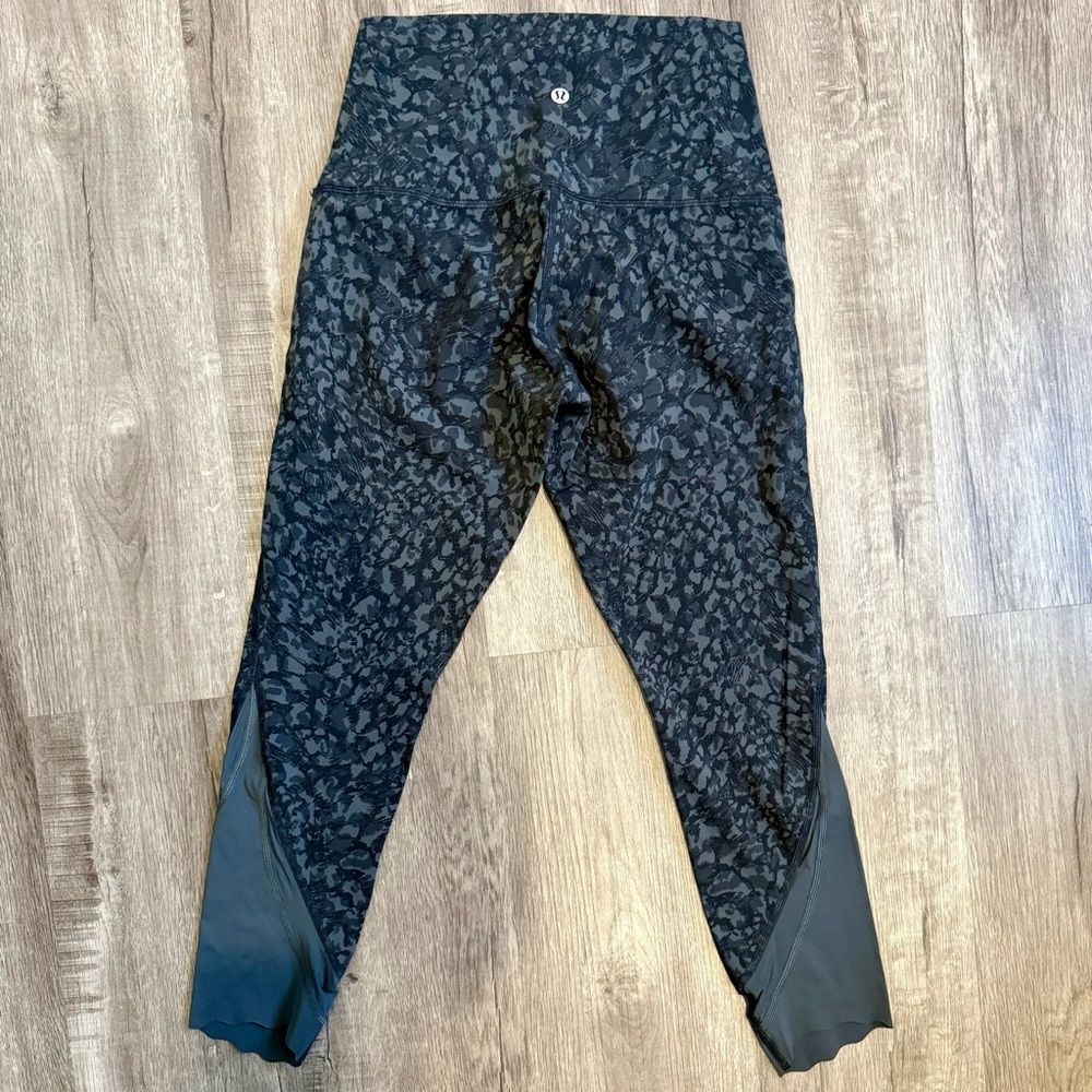 Lululemon Wunder Under Crop High-Rise size 6 - Picture 3 of 9